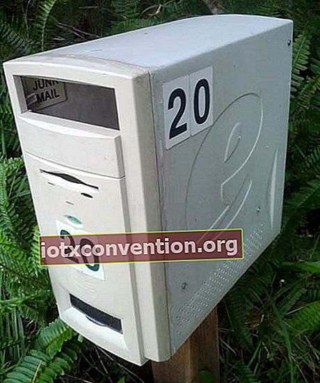 komputer lama berubah menjadi kotak surat
