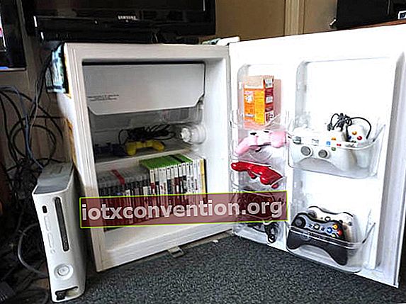 frigorifero riciclato nell'armadio