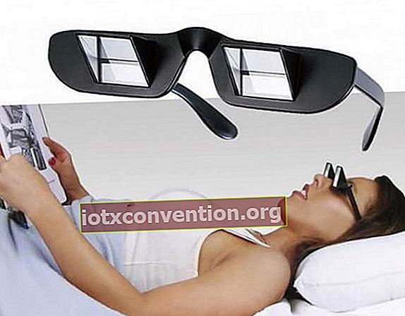 Glasögon för enkel läsning i sängen