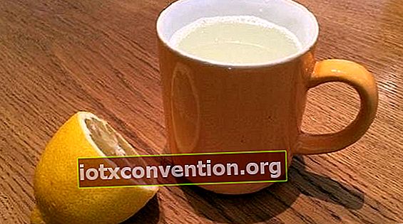 Te och citron för en naturlig självbrunare