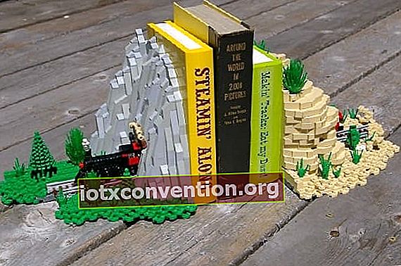bookend-with-lego-mainan-anak