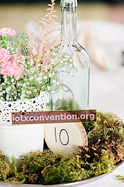 bottiglia di vetro e fiori economici per decorazioni per matrimoni