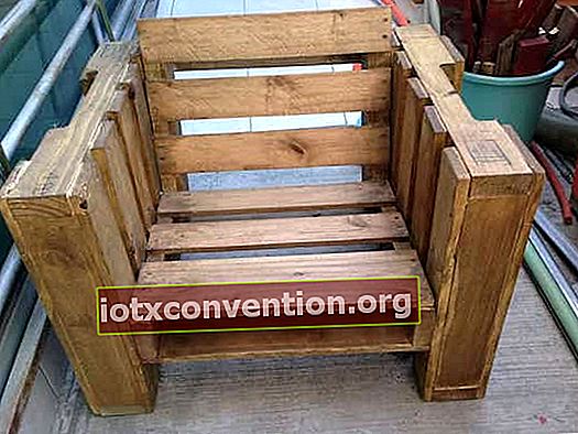 Stuhl aus Holzpalette