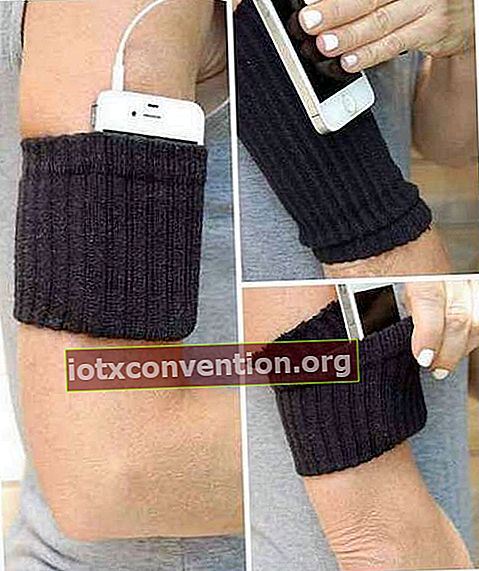 Återvinning av en socka för armband iphone.