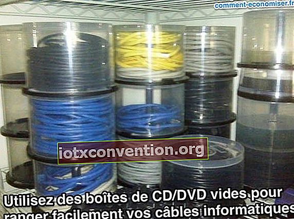 Förvara dina Ethernet-kablar i tomma CD / DVD-lådor