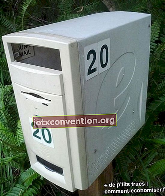 Komputer didaur ulang menjadi kotak surat