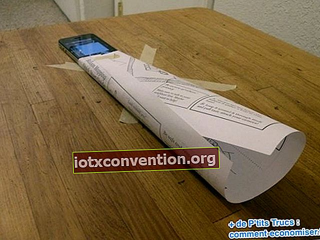Speaker iPhone dengan Lembar Kertas