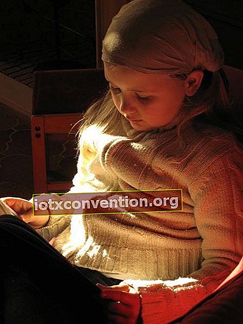 Tipp, um einem Kind zu helfen, den Schnuller zu stoppen: Geschichten für Kinder