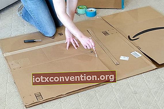 tutorial membuat gubuk dengan kotak karton