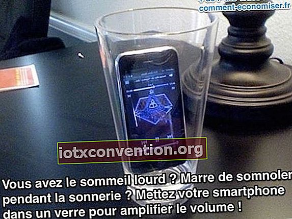 Legen Sie Ihr Smartphone in ein Glas, um die Lautstärke zu erhöhen!