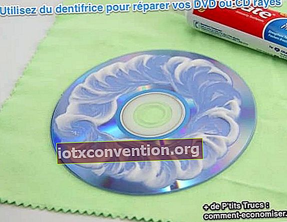 reparera skrapad CD eller DVD med tandkräm
