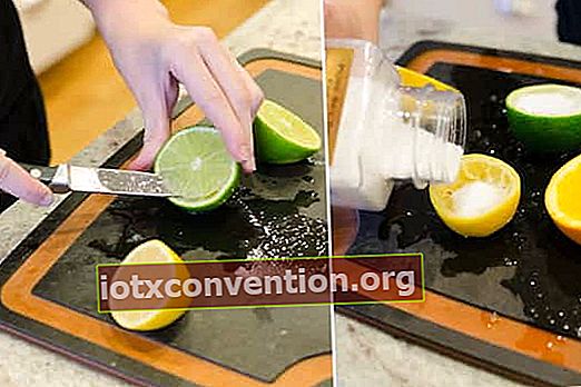 Salz in Zitrone zu Hause desodorieren