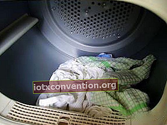 Wäsche bei hoher Temperatur gewaschen, um Wanzen abzutöten