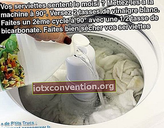 So entfernen Sie muffigen Geruch von Handtüchern mit weißem Essig