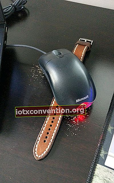 Letakkan arloji di bawah mouse untuk mencegah PC masuk ke mode tidur
