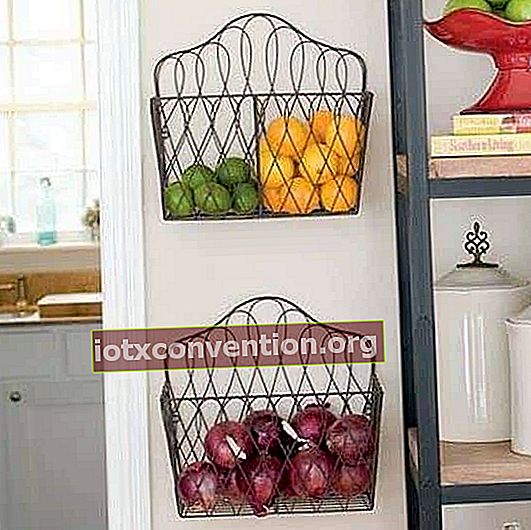 conservare frutta e decorazioni in cucina