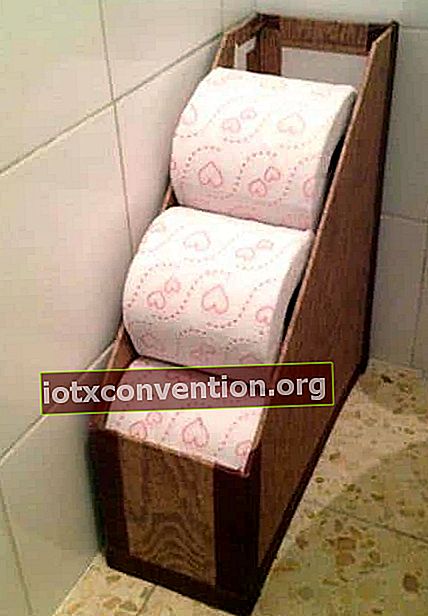 Bewahren Sie praktische und hübsche Toilettenpapierrollen auf