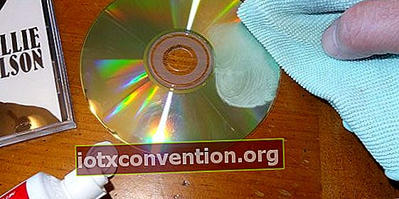 Sapevi che puoi usare il dentifricio per riparare i CD graffiati?