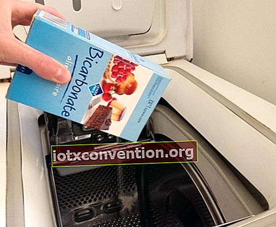 Geben Sie Backpulver in die Waschmaschine, um sie zu reinigen