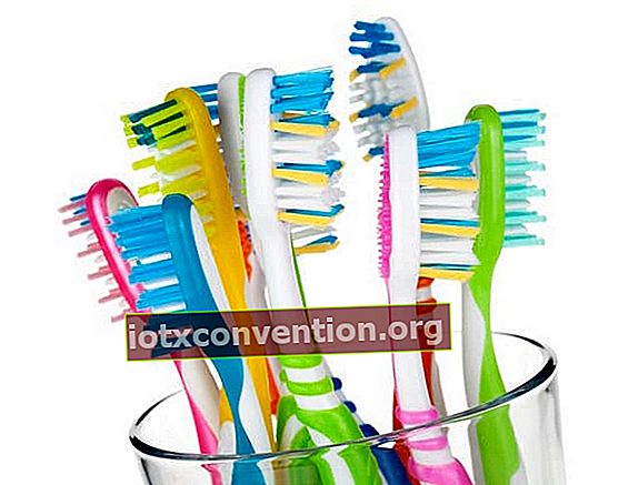 rengör tandborstar med vinäger