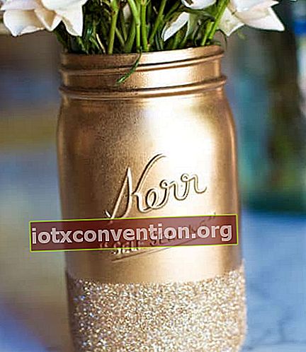 Vas emas DIY dengan toples