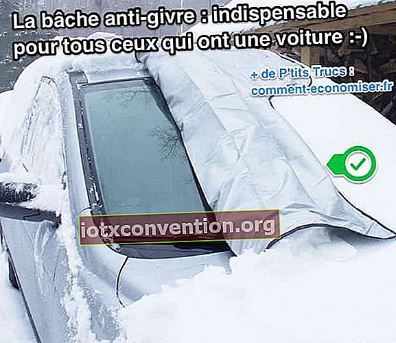 la copertura antigelo protegge l'auto dal gelo