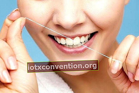 치아 관리 : 50 세에 더 나은 삶을 살기 위해 30 세에해야 할 20 가지 중 하나.