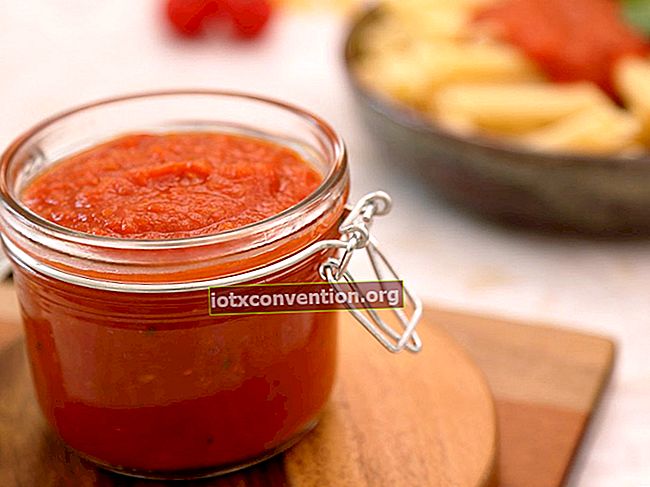 Il consiglio di tenere una lattina aperta di salsa di pomodoro.