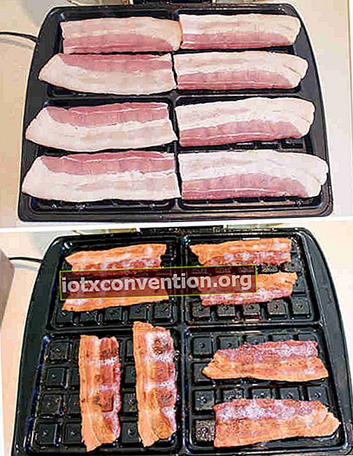 Goreng bacon Anda dengan setrika wafel untuk menghemat waktu.
