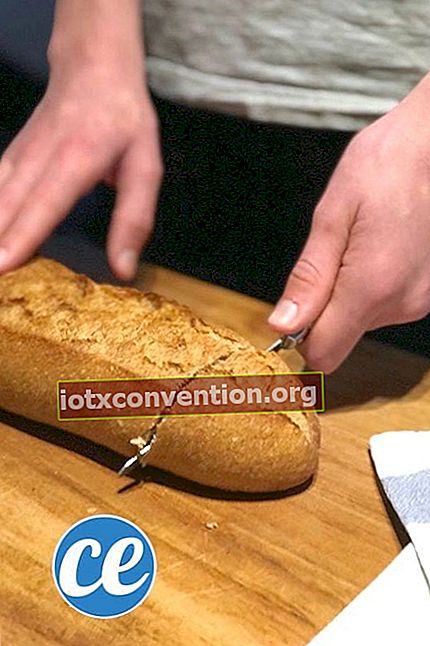 abgestandenes Brot weich gemacht, in Scheiben geschnitten