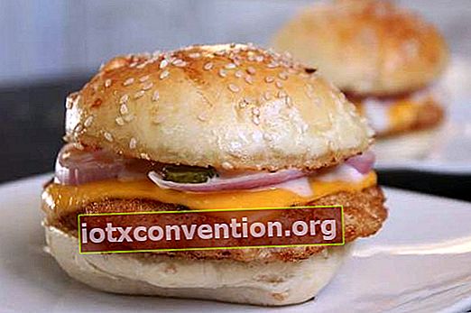 Essen, um Fast Food zu vermeiden, warum Hamburger Sie hungrig macht