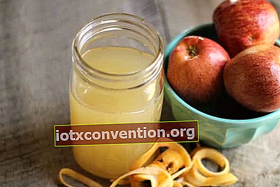 Resipi cuka sari apel buatan sendiri dengan epal yang tinggal