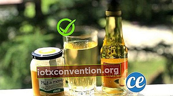 Gunakan obat yang terbuat dari madu dan cuka sari apel untuk menghentikan diare