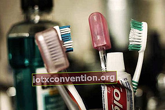 Problemi con i dentifrici classici: come prevenire la carie