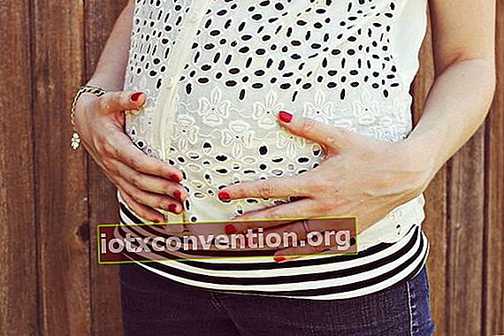 crea la tua fascia di supporto per la pancia della gravidanza