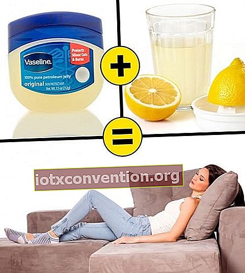 Vaseline, jus lemon, dan seorang wanita berbaring di kaus kaki berjalur di sofa.