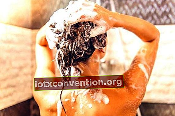 Shampoo antiforfora: per una maggiore efficacia, non dimenticare di fare una 2a applicazione!