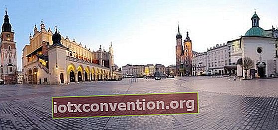 besök Krakow torget billigt