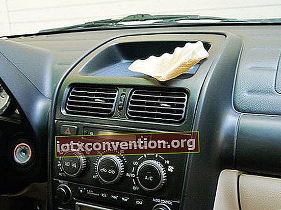 Kan du använda ett kaffefilter för att rengöra bilen?