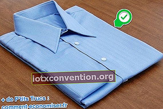 Blaues Hemd mit dieser Technik gut gefaltet