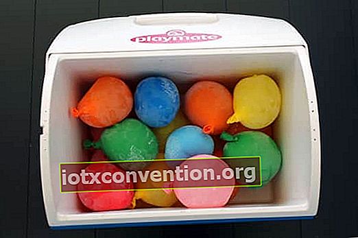Enkla latexballonger kan också användas för att ersätta ispaket.